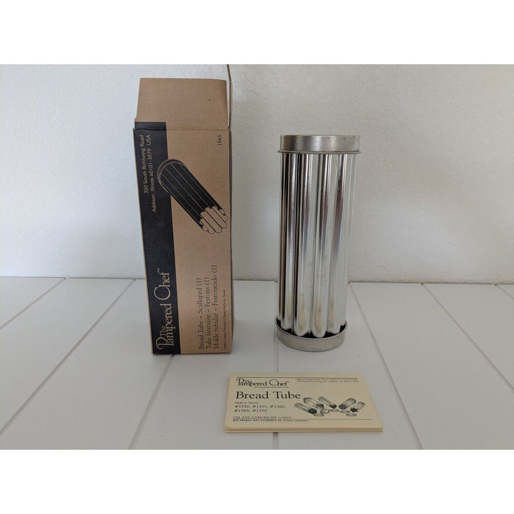 The Pampered Chef Scalloped Bread Tube, model #1565